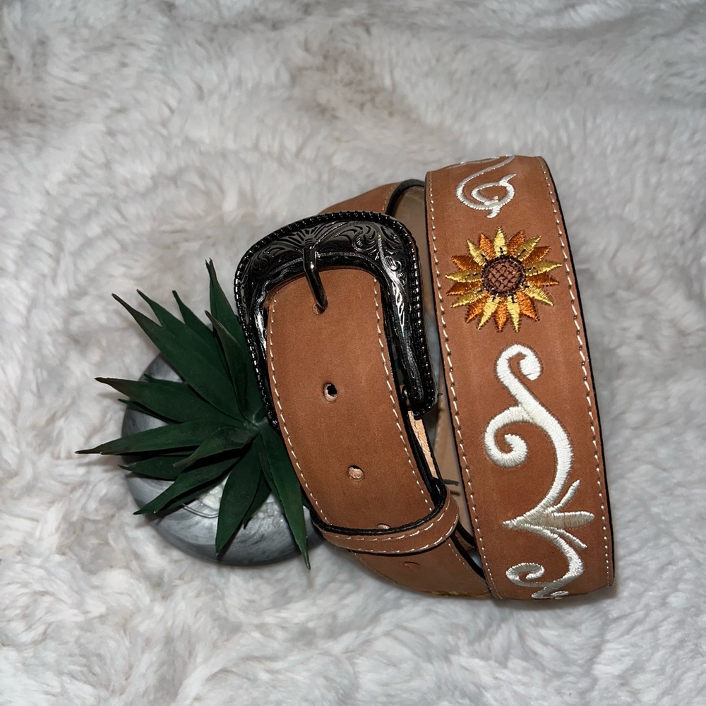 Womens Sunflower belt